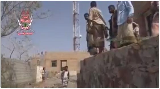 أول فيديو من داخل مركز مديرية موزع بعد سقوطها بيد لواء العمالقة واللواء 20 (شاهد)