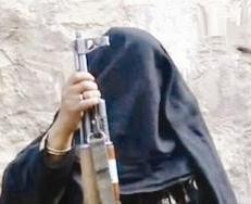 يمنيات يهددن بالزحف بالسلاح لفك حصار أبنائهن من الحرس الجمهوري 