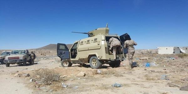 قائد رفيع بألوية العمالقة يكشف سبب توقف معارك الحديدة ويتحدث عن انشقاقات