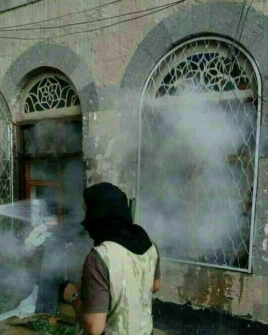وزارة الأوقاف تدين إحراق الحوثيين مخازن الوزارة في صنعاء.