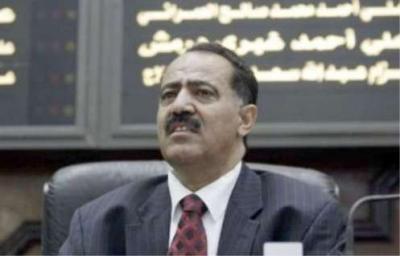 النائب الحزمي يرفع شعار " أرحل " في وجه يحيى الراعي 