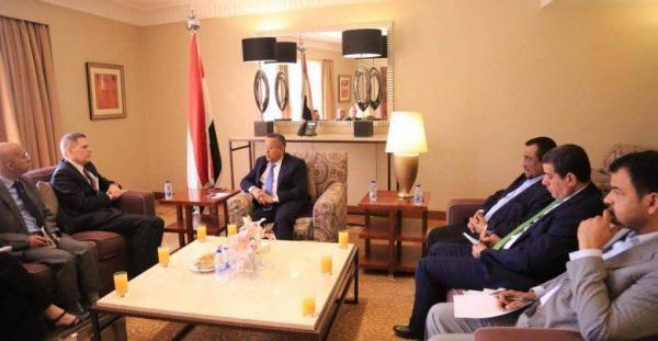 بن دغر يلتقي السفير الامريكي ويؤكد ان الفريق الاممي اعتمد على تقارير كاذبة