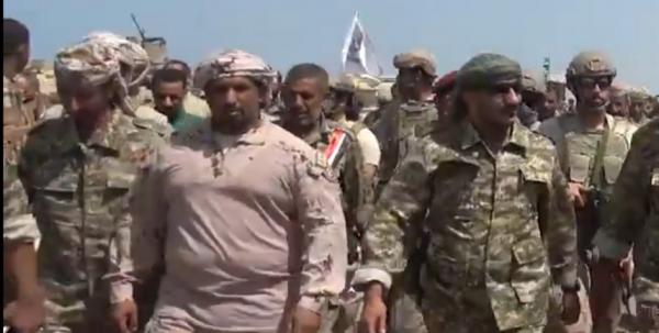 طارق صالح يظهر في الميدان إلى جانب قيادات إماراتية (صور)