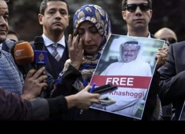 طارق كرمان يعلق على صورة شقيقته توكل كرمان وهي تبكي على جمال خاشقجي بكلمات نارية