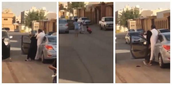 فيديو يظهر مواطن سعودي يضرب ابنته بـ "الشاكوس" وسط الشارع بالرياض.. والعمل تعلق على الواقعة