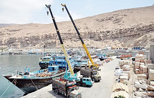 تحذير هام من مؤسسة موانئ البحر العربي إلى جميع السفن في ميناء المكلا بالمغادرة