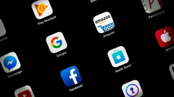 تبادل بيانات المستخدمين عبر تطبيقات الهواتف الذكية "خرج عن نطاق السيطرة"