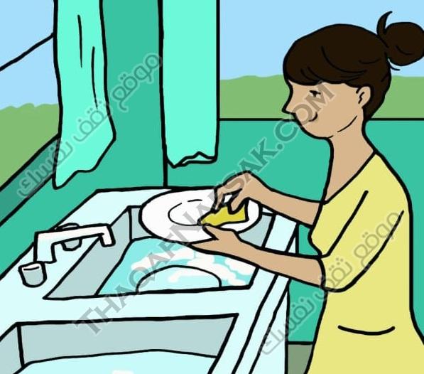 إليكم فوائد غسل الأطباق باليدين ! .. هل كنتم تعرفون ذلك؟