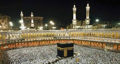 تأخر صلاة المغرب في الحرم المكي 18 دقيقة .. ومصادر تكشف السبب!