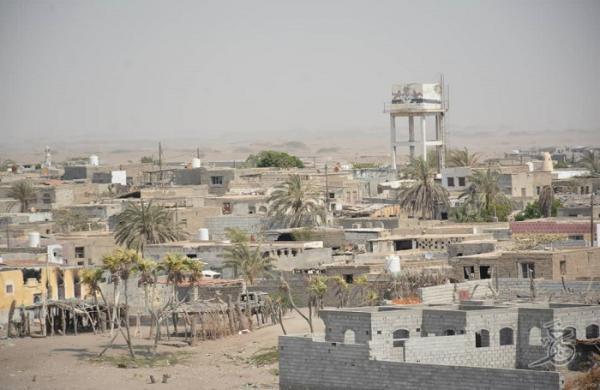الحوثيون يحتلون معظم منازل سكان حي 7 يوليو بالحديدة ويتحصنون فيها