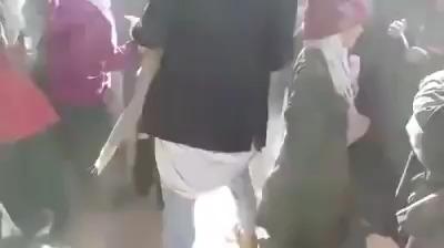 فيديو مؤلم.. سقوط سقف مدرسة فوق رؤوس طالبات صنعاء 