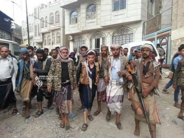 صحيفة بريطانية عن «غزوان المخلافي»: أمير حرب مراهق يدير ثاني اكبر مدينة في اليمن