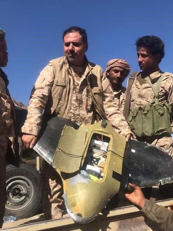 شاهد بالصور.. طائرة مسيرة للحوثيين تصل إلى ايدي أفراد الجيش الوطني شرق صنعاء