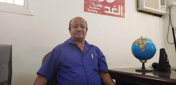 شبيه الرئيس هادي في عدن .. كيف اثار هذا الشبه الكثير من المتاعب له وماهي امنياته؟ (مقابلة)