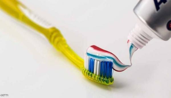 أخطاء شائعة يرتكبها كثيرون عند تنظيف الأسنان