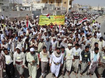 شبوة : مسير حاشدة تبارك للشعب الليبي انتصار ثورته وتطالب بسرعة الحسم الثوري