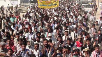 ثوار شبوة يهتفوا في جمعة (المحاكمة مطلبنا) : (مطلبنا واضح جلي ... لازم يتحاكم علي)