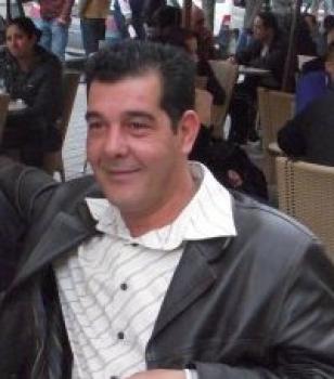 بيان اضراب الشاعر والصحفي الجزائري عادل صياد عن الحياة 