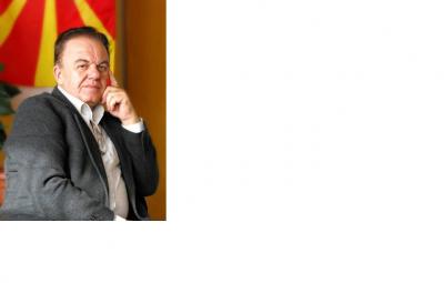 بانْدِةْ مانويلوف ومحمود درويش وأنا بانْدِةْ مانويلوف ومحمود درويش وأنا