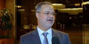 ضابط مخابرات أردني يمزق الجواز اليمني