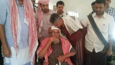 شاهد .. صور معبرة للمخلافي داخل منزل محافظ شبوة السابق