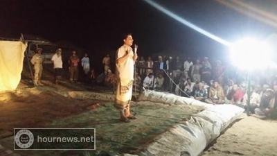 الفنان اليمني الساخر"محمدالربع" يفاجئ الجميع ويظهر في هذه الجبهةمع قوات الشرعية(صور)