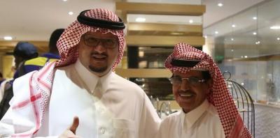 ما سر بكاء الأمير فيصل بن تركي على الهواء (فيديو)