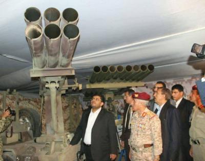 بالصور .. الحوثي يتحدى قوات التحالف ويفتتح اليوم "معرض الصناعات العسكرية" بالعاصمة صنعاء!