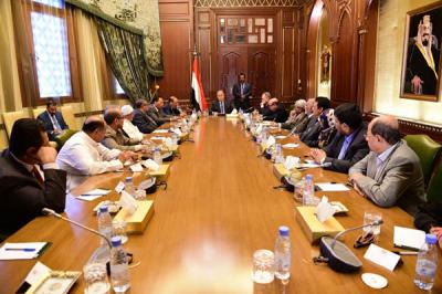 الحكومة اليمنية تعيد تشكيل وفدها في مشاورات الكويت "اسماء الوفد الجديد"