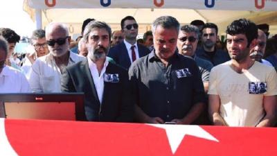 "مراد علمدار" يظهر وصوره توضح موقفه من الانقلاب في تركيا  (صور)