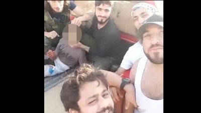 فيديو يظهر طفلا يذبحه "معارضون" سوريون