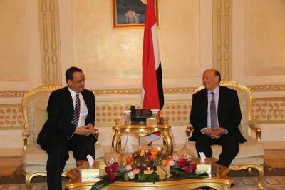 تفاصيل القاء الذي جمع  الرئيس هادي والمبعوث الأممي ولد الشيخ بشأن جولة جديدة من المفاوضات
