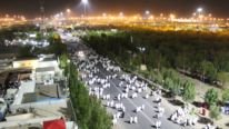 بالصورة.. بدء صعود الحجاج إلى جبل عرفات