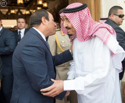  “رويترز”: مصر تولّي وجهها شَطْرَ إيران بعد توقف النفط السعودي