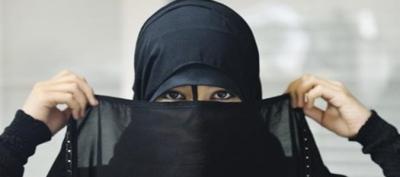 سعودية تتهم مصريا بكشف وجهها.. والمتهم: ابتزتني بالمال و«3 تيوس»