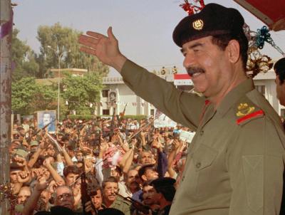 لماذا تصارعت إيران مع صدام حسين وتحالفت مع الأسد؟ .. د.فيصل القاسم يُجيب