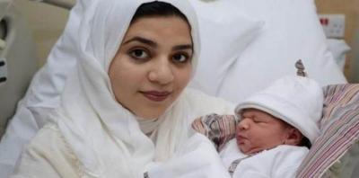 أشبه بالمعجزة .. إماراتيّة تضع طفلاً من نسيج مبيض مجمّد مأخوذ منها منذ كانت طفلة!«صور»