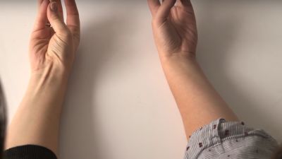 ماذا يعني إذا برزت العروق من المعصم بهذا الشكل؟ (فيديو)