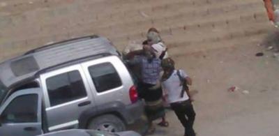 عصابة مسلحة تسطوا على سيارة موظف البنك الأهلي بشبوة وتنهب مبلغ 12 مليون ريال
