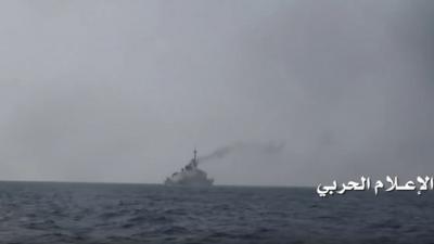 الحوثيون يدحضون الرواية السعودية ويتحدثون عن صاروخ موجه أصاب الفرقاطة