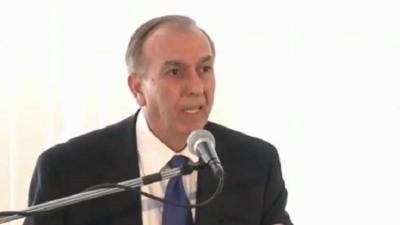 مستشار ترامب : ترامب يتوجة الى الغاء الاتفاق النووي مع إيران 