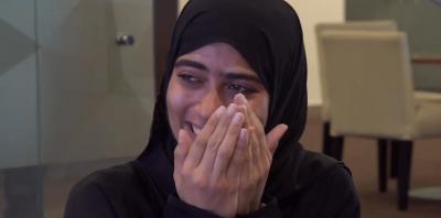  لاعب أمريكي يحقق حلم فتاة إماراتية داخل غرفة تبديل الملابس فيثير جدلاً على وسائل الاعلام