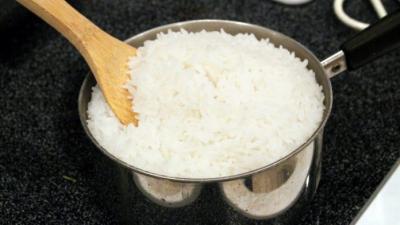 تحذير : طهي الأرز بهذه الطريقة يؤدي للإصابة بالسرطان