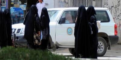بالفيديو.. تحرّش جماعي بفتاتين في مدينة الرياض بالسعودية