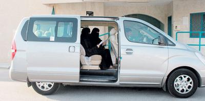 يمنية توقع بزوجها في السعودية لاختلائه بطالبات في منزلها! (التفاصيل)