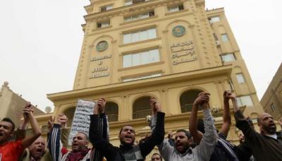" الشلفي " يختفي... والحديث عن ضياع أموال الإخوان يتصاعد