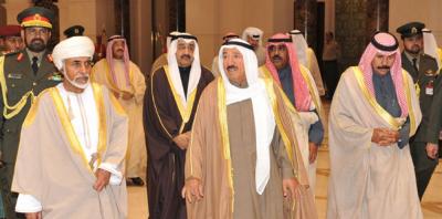 أمير الكويت يزور مسقط وسط تسريبات عن إتفاق خليجي-إيراني حول اليمن