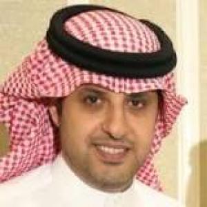 مذيع قناة العربية  "عادل اليافعي"يدعو لمهاجمة قصر "المعاشيق" .. ويتوعد برفع شعار "سلام الله على عفاش" ( صورة )