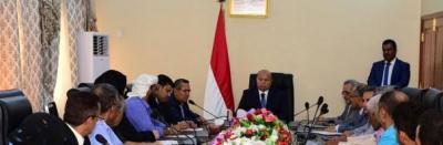  هادي يسحب ترخيص استيراد نفطي منح لرجل الأعمال العيسي قبل شهر