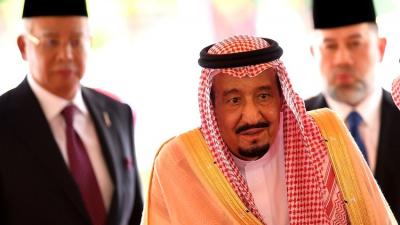ماليزيا تمنح العاهل السعودي أعلى وسام في البلاد
